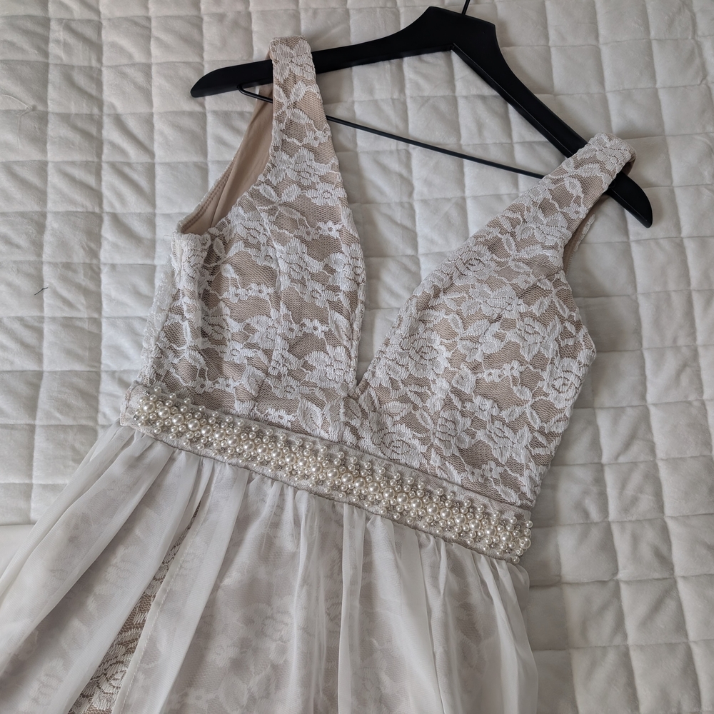 Crystal Doll Tan and Cream Dress Lace Overlay Beaded Waist Size 7 - Picture 2 of 6